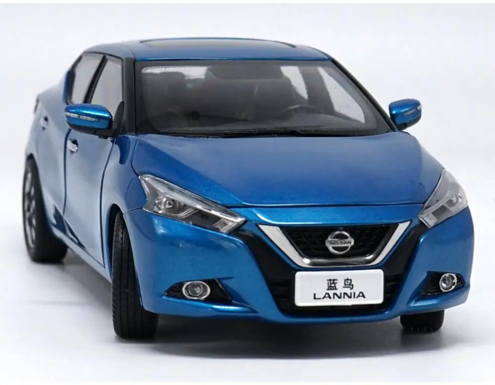 Коллекция игрушечных моделей автомобилей Nissan Lannia 1/18 голубой литой автомобиль