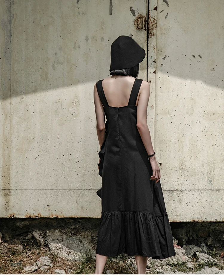 [EAM] New Spring Summer Spaghetti Strap Sleeveless Black Ruffles Split Joint Long Temperament Dress Women Fashion JW631