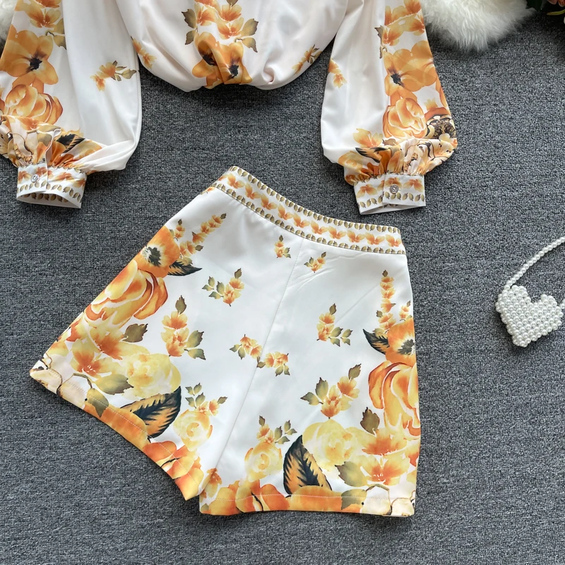

Spring Summer New Fashion Women's Single Breasted Long Sleeve Print Shirt + Elegant Print Wide Leg Shorts Two Piece Sets S791