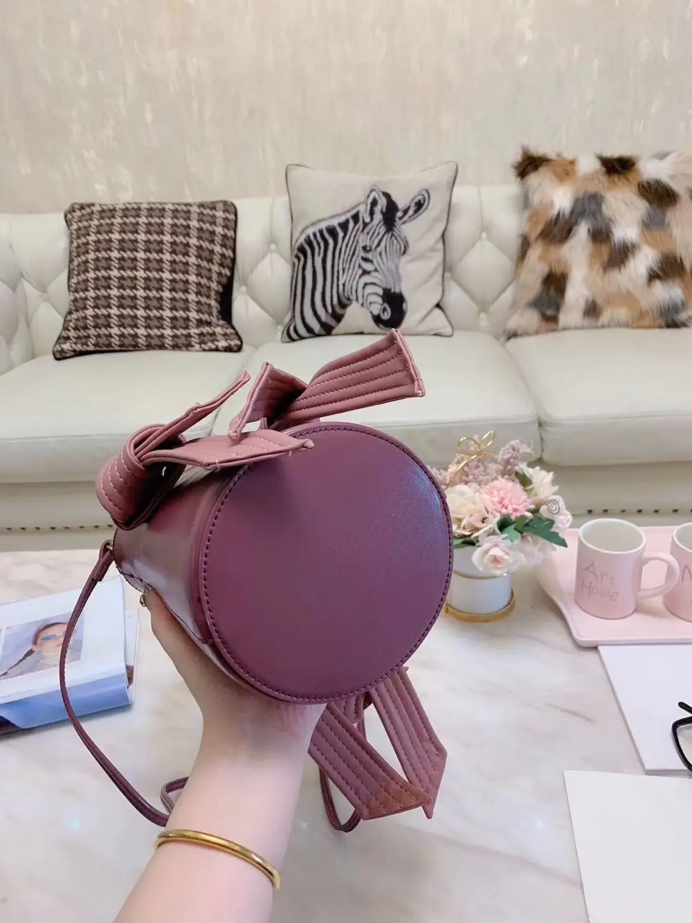 CHARLES& KEITH модная маленькая ck бантик-ушки высокого качества на одно плечо переносная сумка-мешок сумка для путешествий