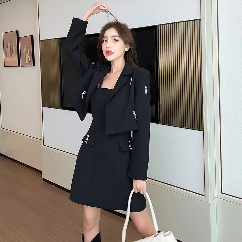 

Короткий костюм, пальто, платье с топом на бретельках, комплект из двух предметов, осень 2021, новый стиль, костюмное платье