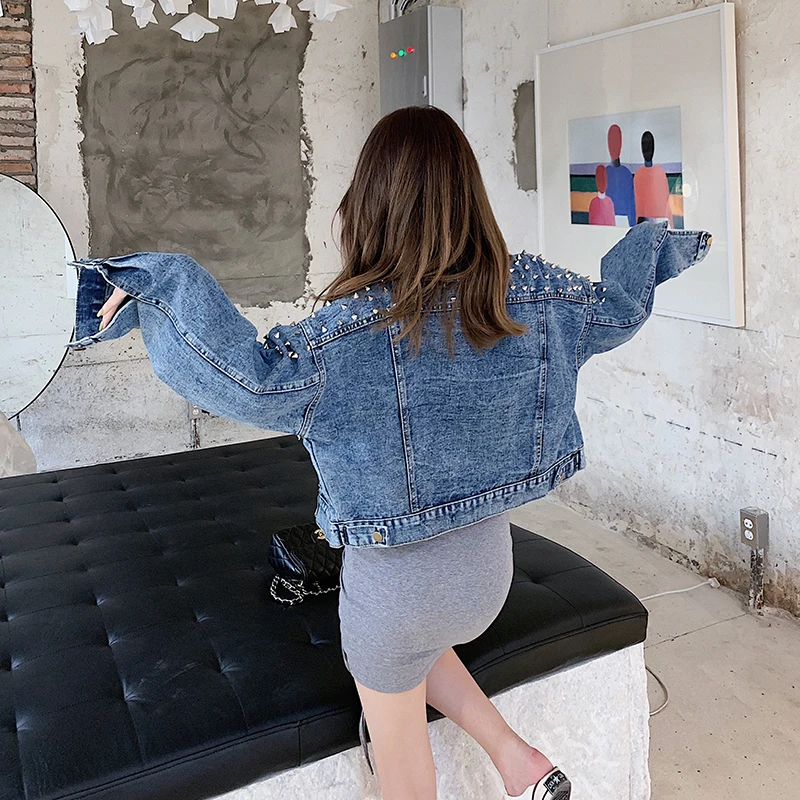 Женская короткая джинсовая куртка с рукавом летучая мышь |