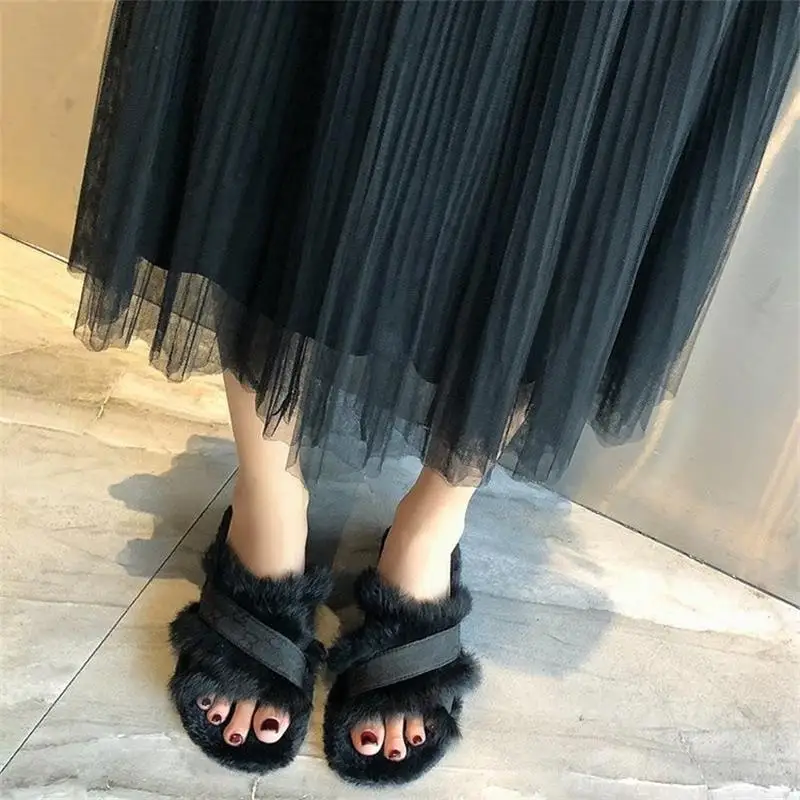 

2021 New Women's Shoes Fashion Casual Personality Temperament Fluffy Cross Open Toe Flat-heel Comfortable Slippers KM256