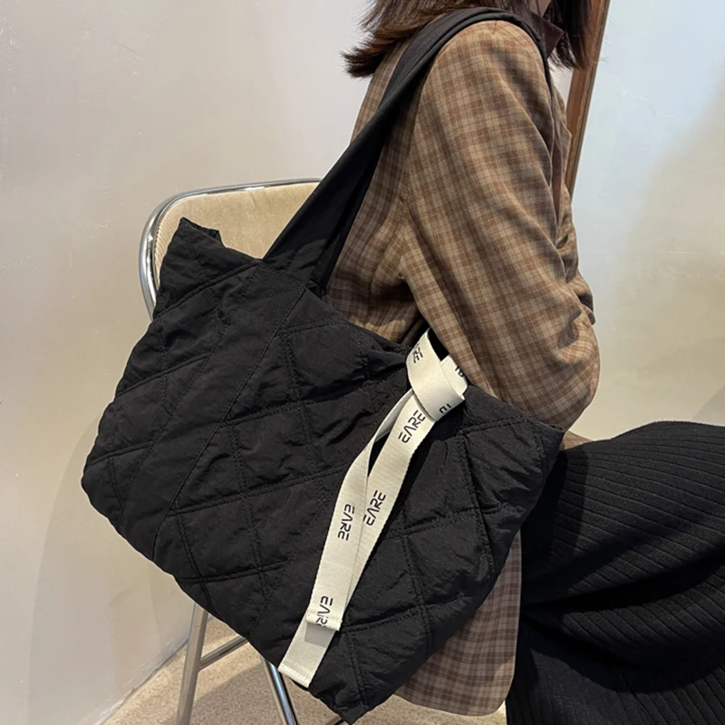 

2021 New Winter Soft Down Fabric Shoulder Bag Branded Quality Women's Designer Big Capacity Underarm Pack Large Female Purses