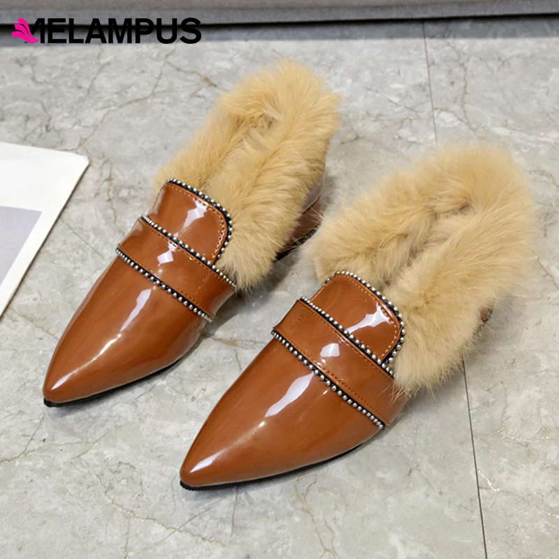 Осенне зимние модельные женские плюшевые туфли с острым носком бархатные