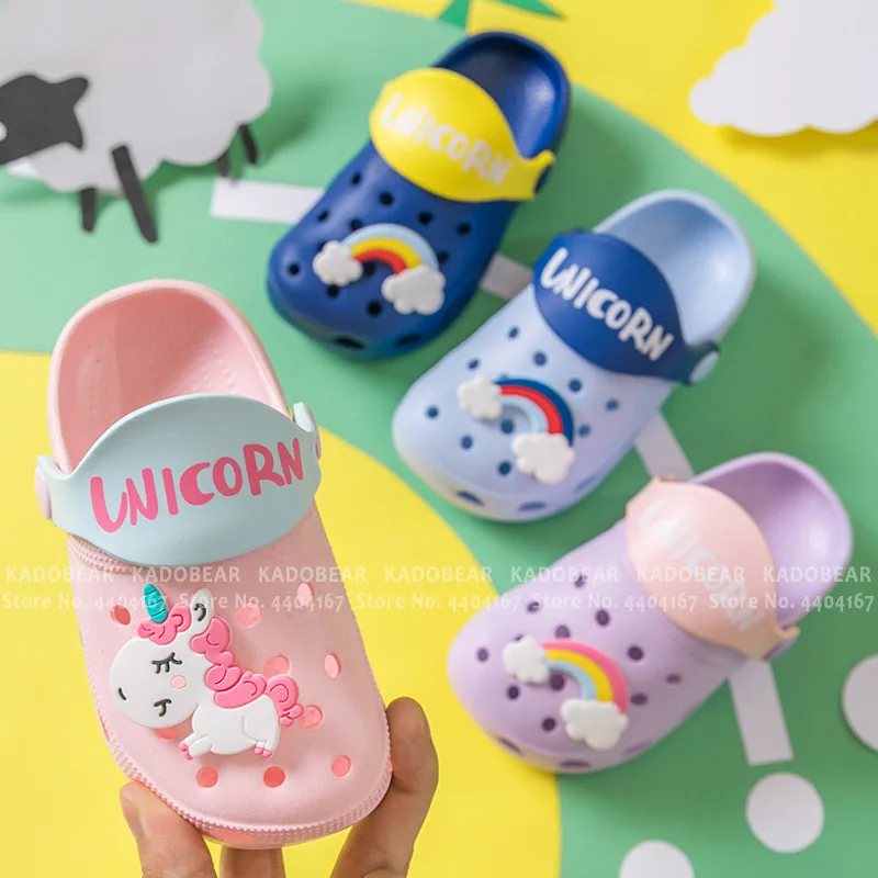 Для маленьких девочек в виде единорога из мультфильма, для детей ясельного возраста для плавания садовые шлепанцы для мальчиков обувь Cave детей; Вьетнамки; сезон лето; Изящные домашние сандалии
