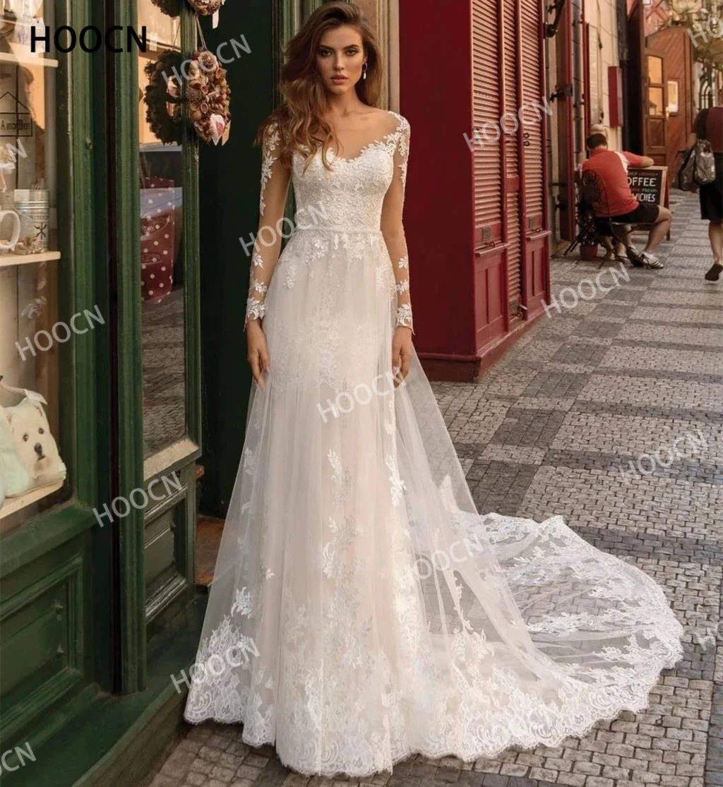 

HERBURNL 2022 Bohemian Wedding Dress Vintage Long Sleeve Scoop Floor Length Court Train Robe De Mariee Charming Lace Appliques