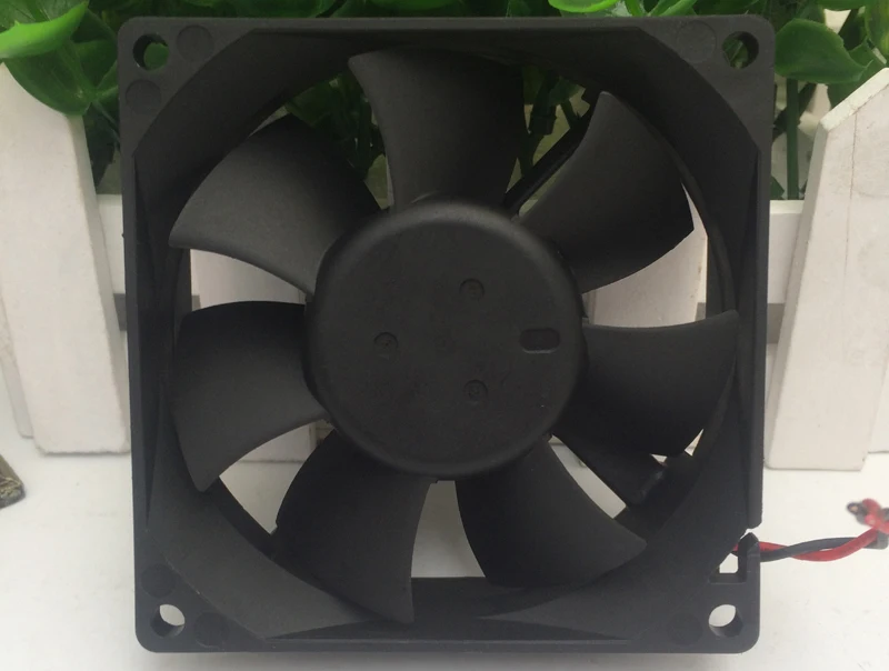 

Delta AFB0812SH 8025 12V 0.51A 6.12W 8cm double ball bearing 2-wire cooling fan 4000rpm air blower