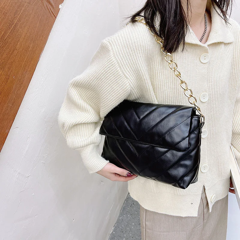 

Lingge Chain Bag Street Fashion Bag with One Shoulder Metal Chain Decoration Small Square Bag Leisure Commuting Bag