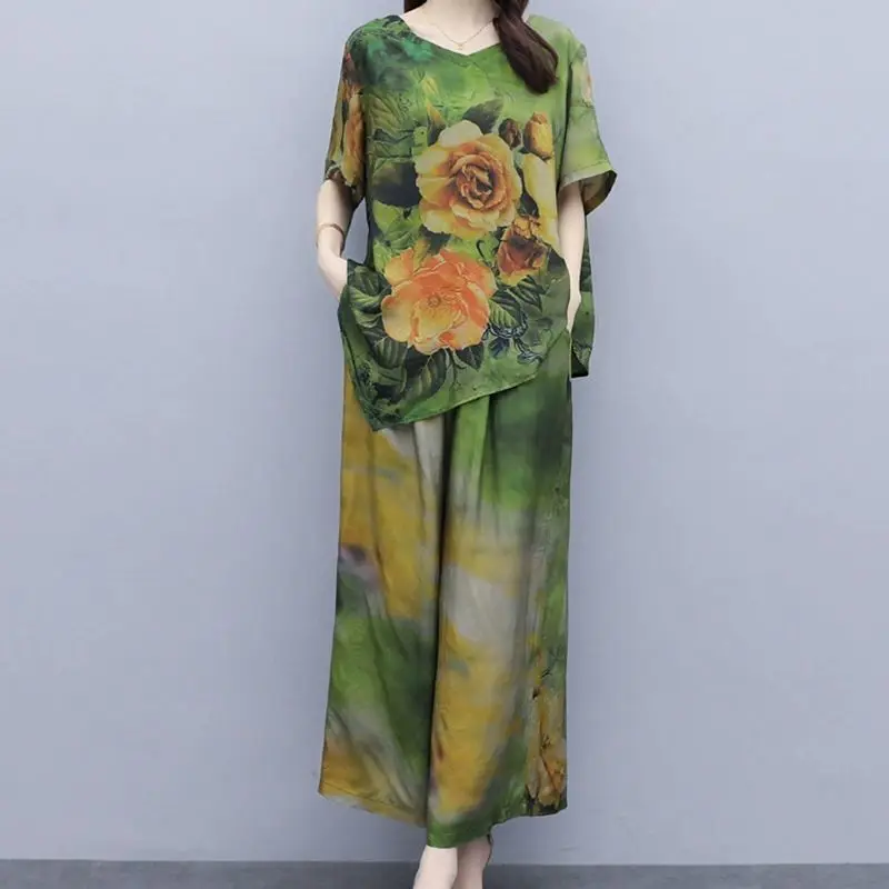 Костюм женский из двух предметов зеленый костюм вискозы с принтом топ круглым