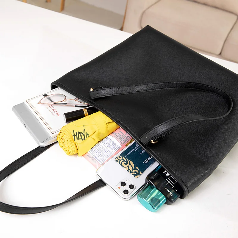 

Buckled shoulder strap women handbags high quality female bag America luxury tote bag with pockets women shoulder bags classic