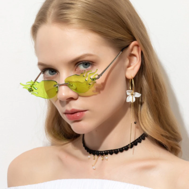 Новинка модные солнцезащитные очки с небольшой оправой безрамные пламя для