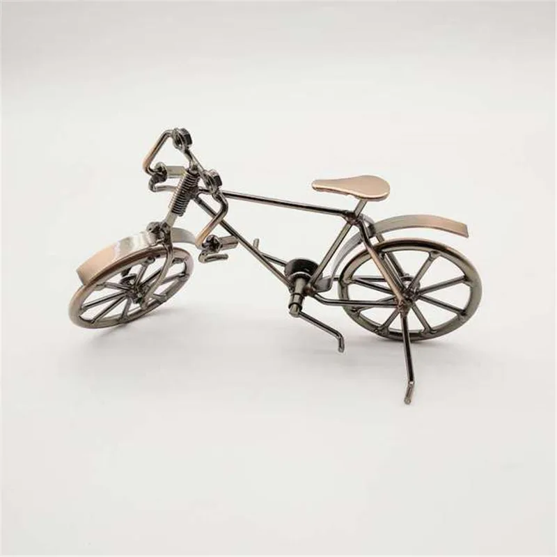 

Модель велосипеда в стиле ретро