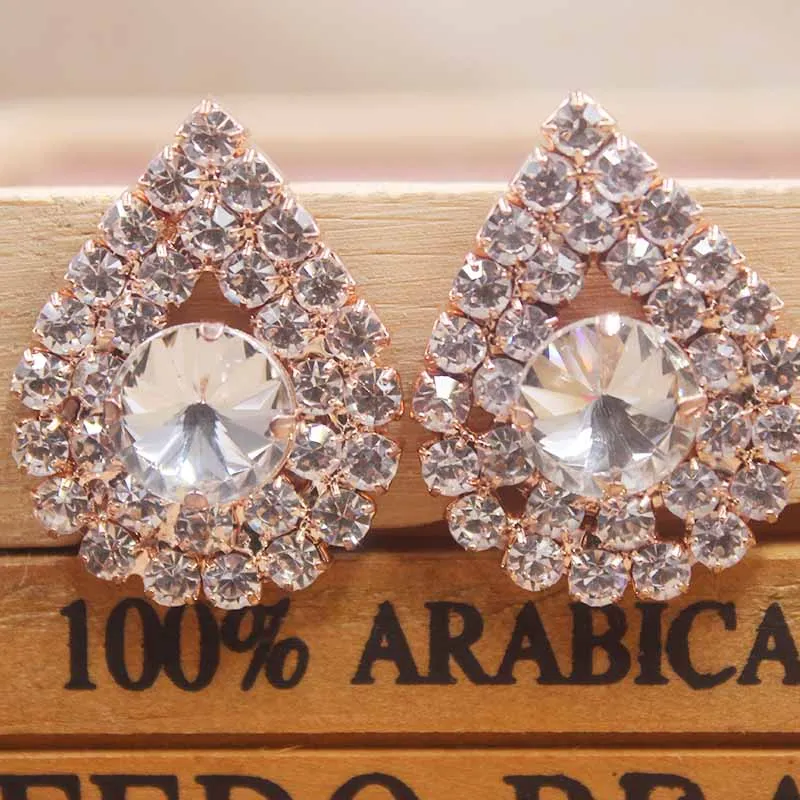 Серьги гвоздики со стразами в форме глаз цвета шампанского/Красного/черные