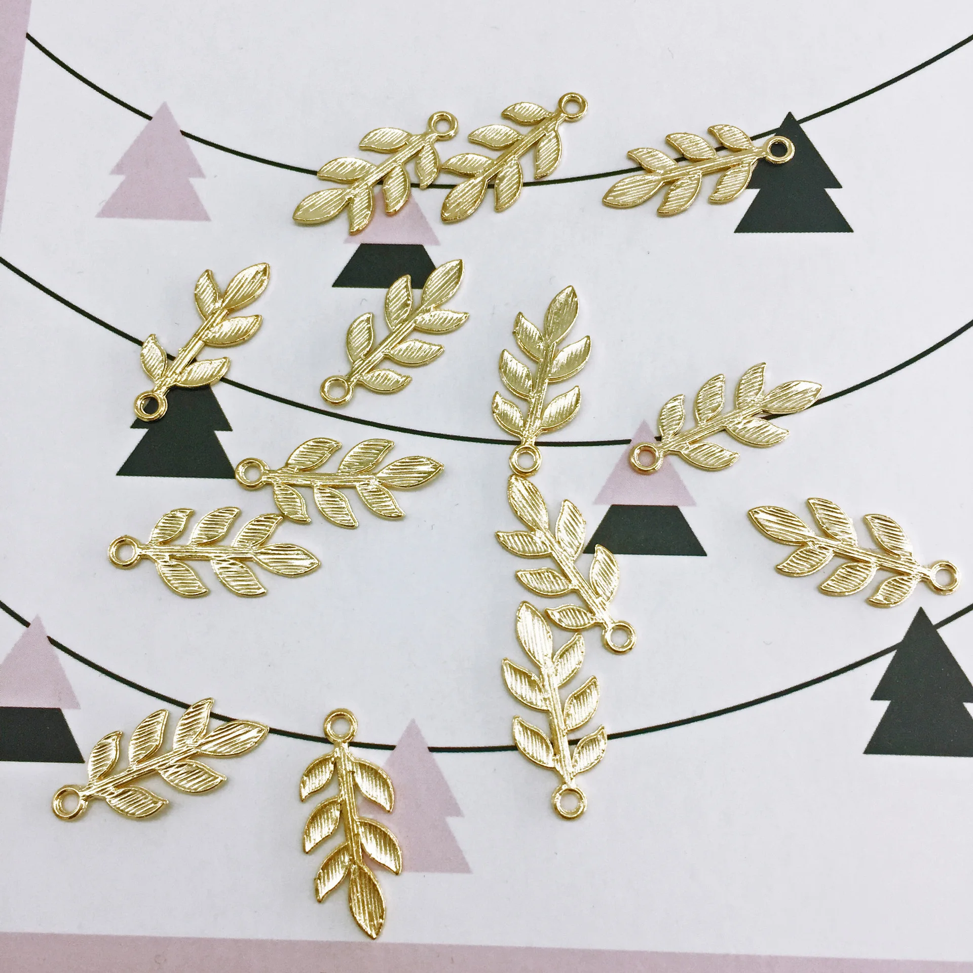 

20pcs/lot New Gold Color Zinc Alloy Leaf Shape Charms Jewelry Accessories Headwear Bracelet Hanging Pendants
