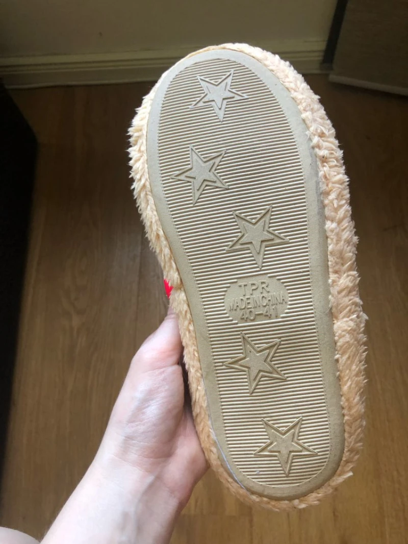 Новые зимние женские тапочки; домашняя обувь для женщин; Chinelos Pantufas Adulto; модные домашние тапочки на меху с милым медведем и Свинкой
