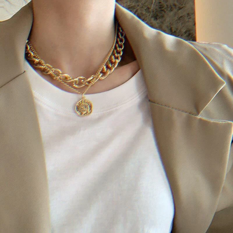 

Korean Gold Short Chain Necklace For Women Punk Pearl Choker Portrait Pendant Stainless Steel Necklace 2021 Trend Party Jewelry