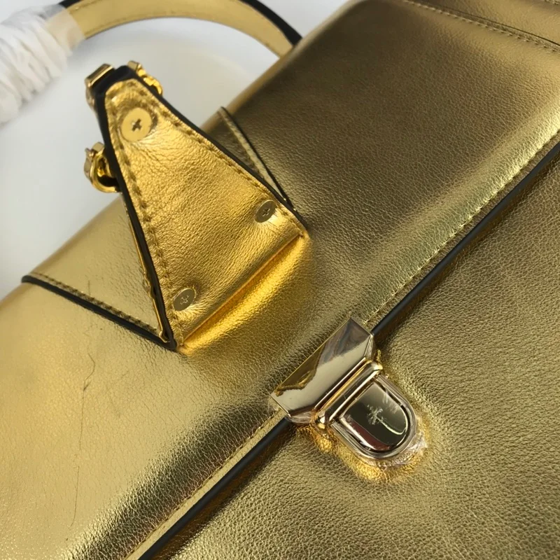 

2021 European and American catwalk new brand designer luxury handbag Kelly bag OL commuter bag one shoulder stiletto bag