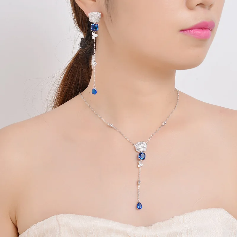 Роскошное ожерелье с кулоном и серьги подвески кристаллами в виде бабочки из