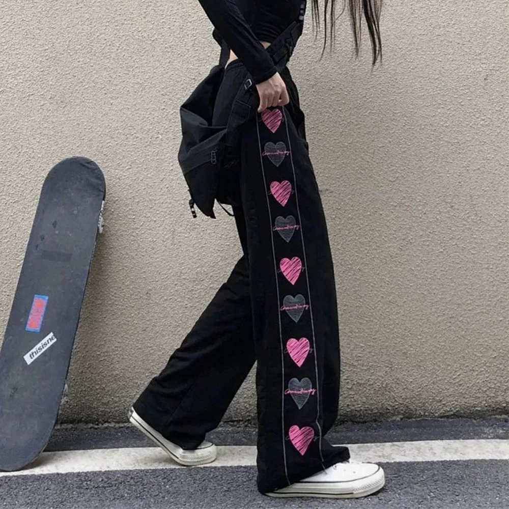 

Women Black Korean Heart Print Pants Cute Girl Harajuku Trousers Female Streetwear Summer Autumn Fashion Gothic Sweatpants 2021