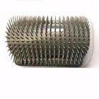 Удобный массажер для кошек, угловая Массажная щетка, пластиковая фиксированная расческа для удаления волос, царапин, товары для ухода за домашними животными С Кошачьей Мятой