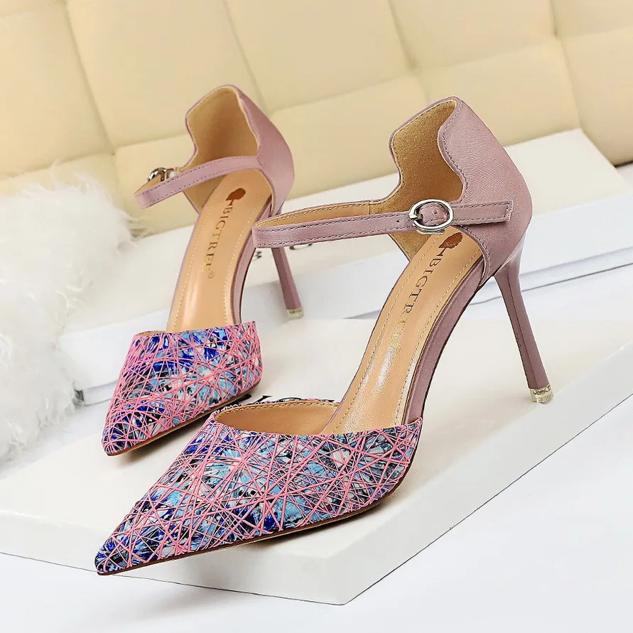 Женские босоножки на высоком каблуке туфли шпильке с острым носком и прорезями