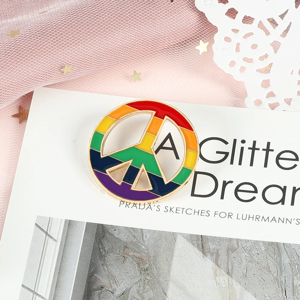 С изображением ЛГБТ-радуги брошь с принтом в виде героев мультиков и сердца флаг