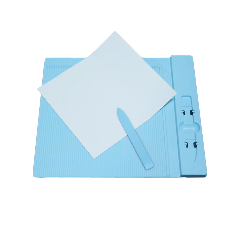 

270x230mm Plastic Scoring Board Paper Card Cuting Board Craft DIY Tool with Measuring Grid S7