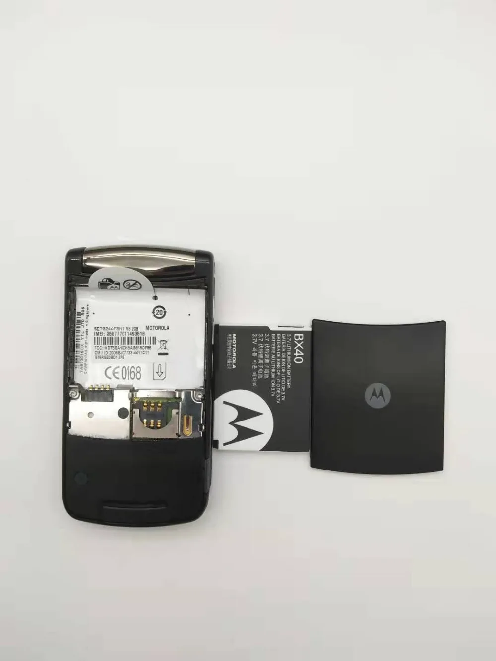 Оригинальная роскошная версия Motorola V8 разблокированный GSM флип Bluetooth MP3 FM Радион мобильный телефон
