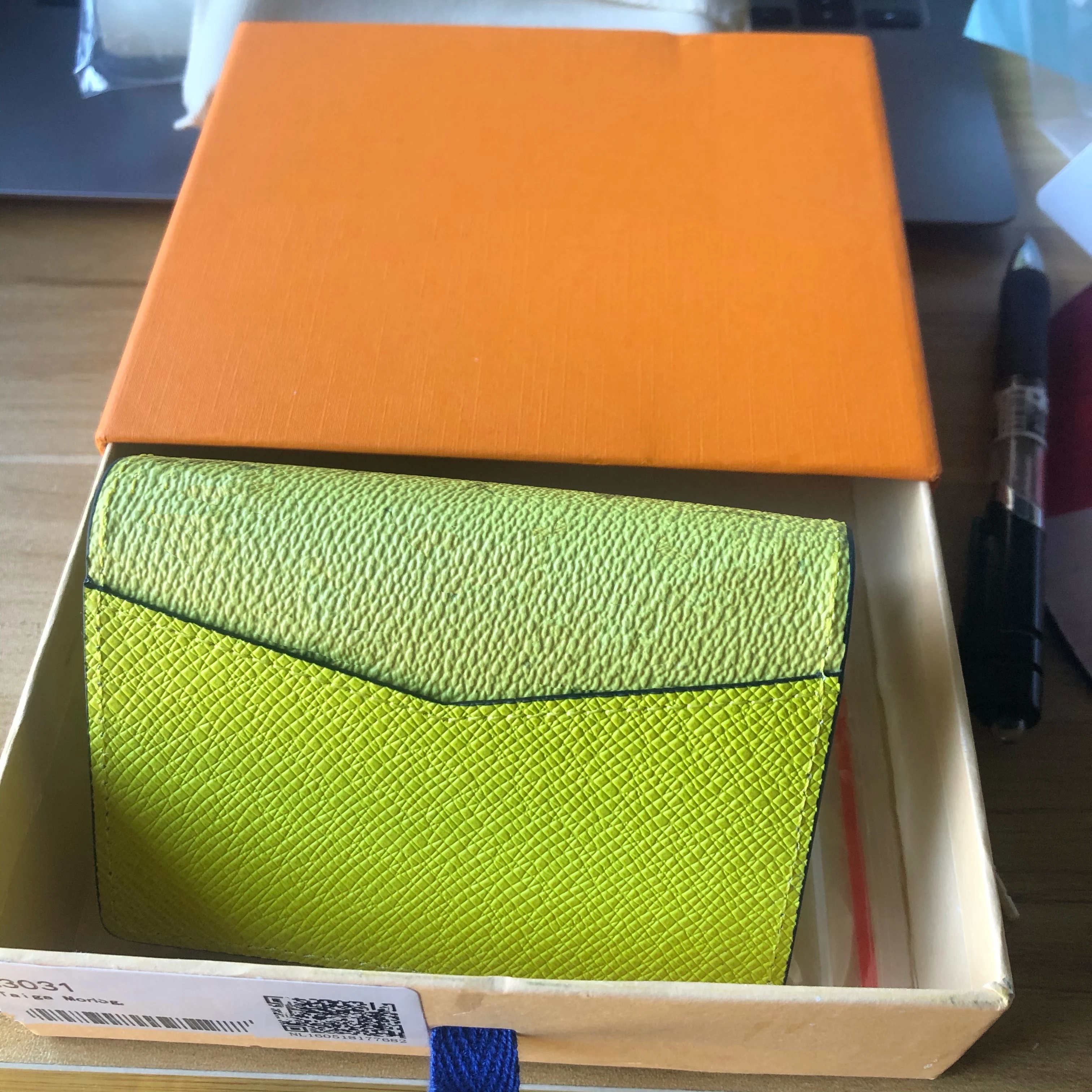 

Luxury leather card holder high quality fine workmanship original leather