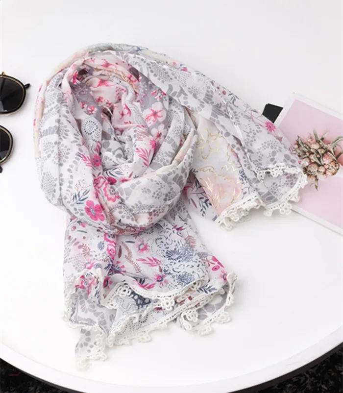 2020 Fashion Small Flower Print Gold Foil Trim Scarves Shawls Long Women Soft Floral Wrap Scarf Hijab Free Shipping |