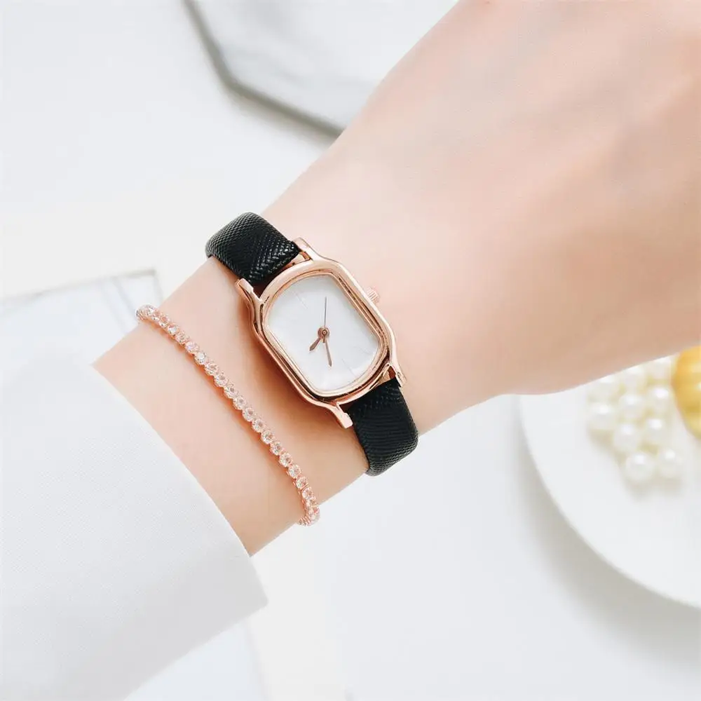 

Women Fashion Black Leather Watches Retro Rectangle Watch Elegant Ladies Quartz Wristwatches Sell Well Brand Simple Female Clock