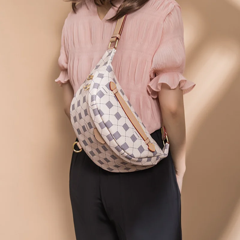 

Women's New Trendy Chest Bag Fashion All-match Dumpling Buns Simple One-shoulder Messenger Bag Net Red Pockets Travel Bag
