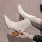Белые короткие женские ботинки на толстом каблуке, сезон весна-осень, новинка 2020, ботинки-мартинсы с острым носком на высоком каблуке, ботинки на среднем каблуке