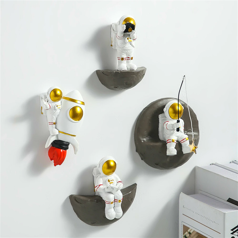 

Creative Astronaut Miniature Model Sculpture Wall Decoration Resin Material Home Living Room Decoration Cute Room Decoration