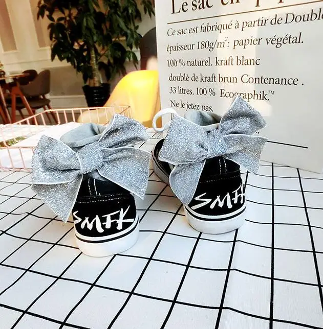 Модные милые блестящими бантами короткие носки женские полусапожки на шнурках с