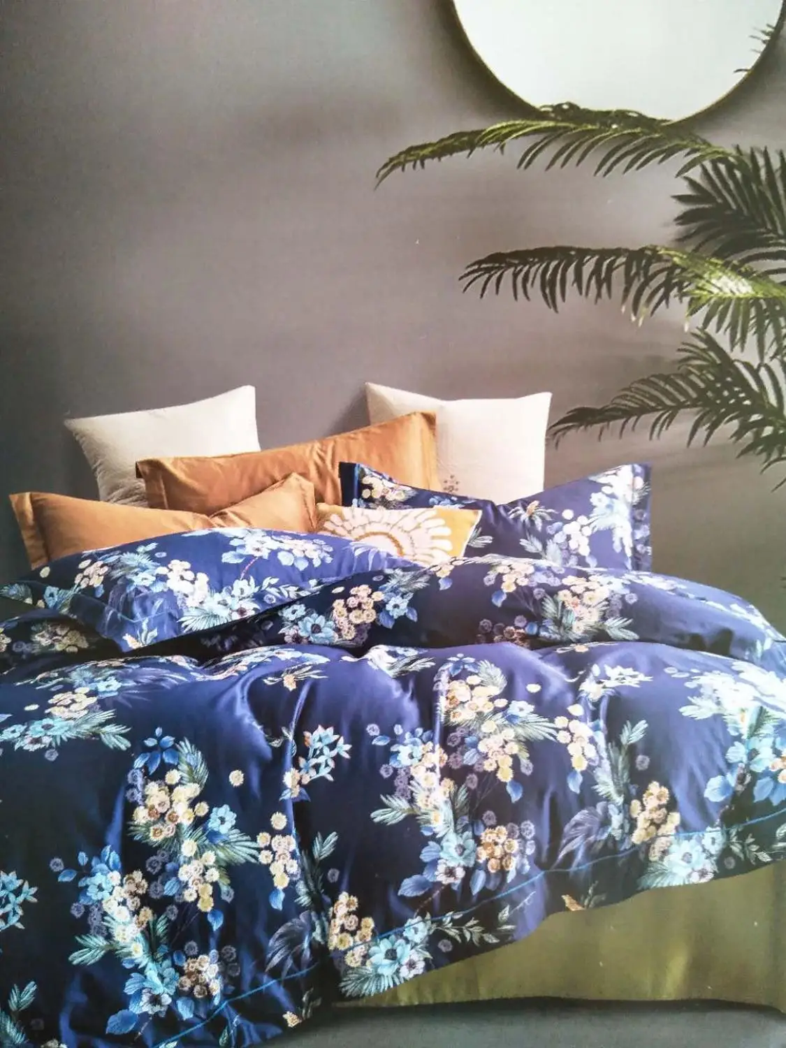 

Satin set of 100% satin of down cotton of the 4th size, trimmed with light high-strength Cotton