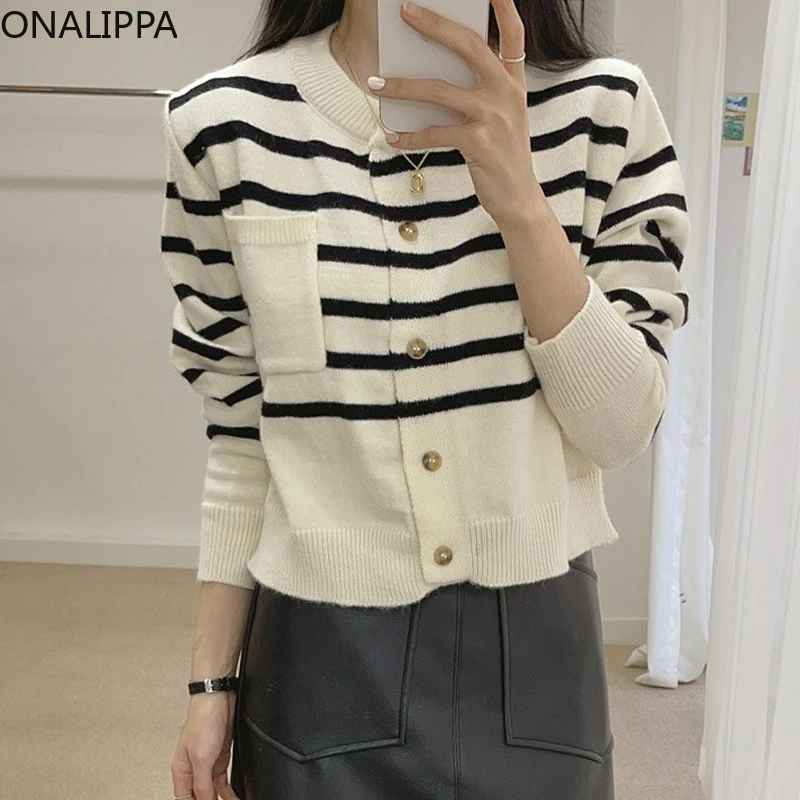 

Onalippa 2021 Autumn Women Cardigan Wild Round Neck Pocket Hit Color Stripes Single Breasted Loose Long-Sleeved Knitted Sweater