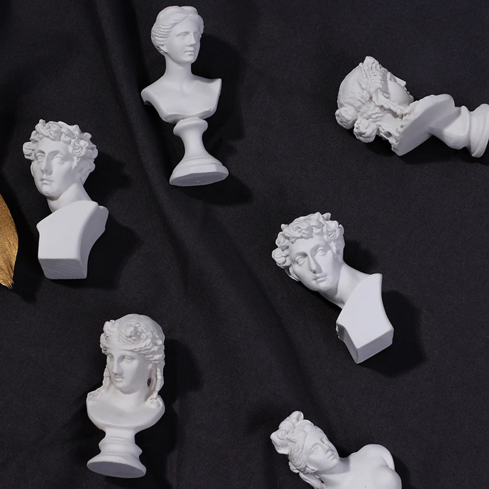 

Mini Plaster Statue Decoration Resin Portrait Model Famous Doll