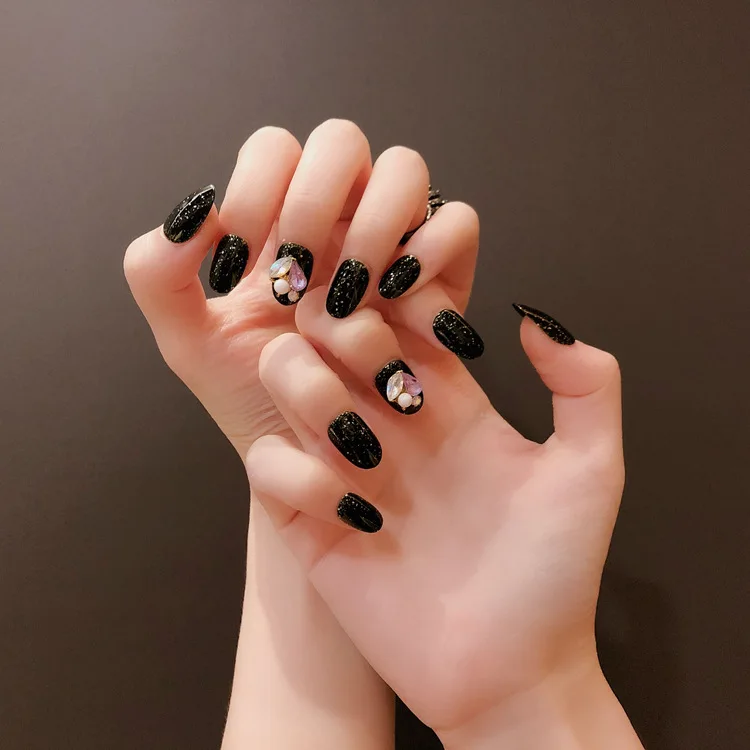 

24pcs Bride Fashion Shining Rhinestone False Nails Girls Simulation Pearl Finish Fake Nail Black Color Printing Artificial Nails