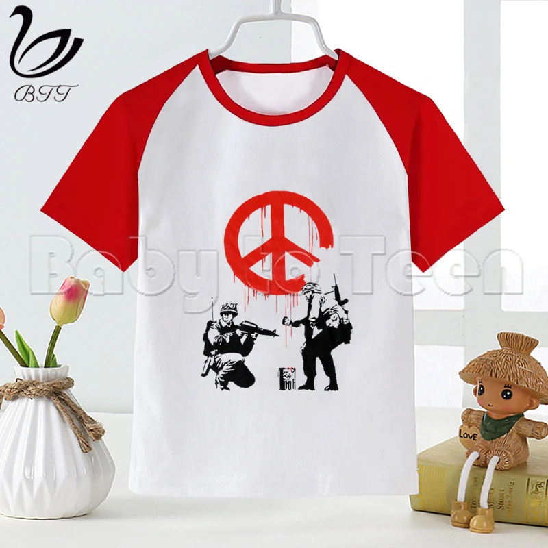 Детская футболка для мальчиков с изображением панды и пистолетов одежда Модные