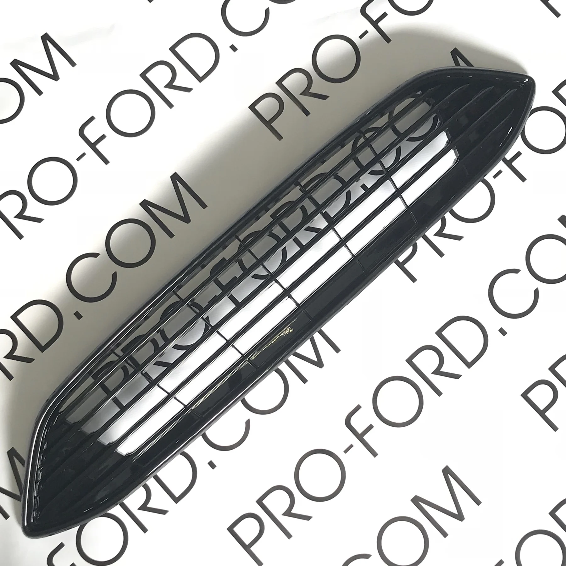 Решетка радиатора черная хром Titanium для Ford Focus 3 Restyling (2015 2019)|Передние и радиаторные