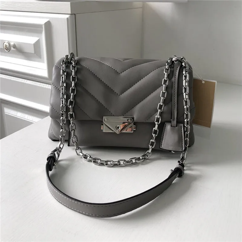 

Luxury star in the same style Luxury bag Sheepskin rhombic Single Shoulder Messenger Bag flip chain bag High quality
