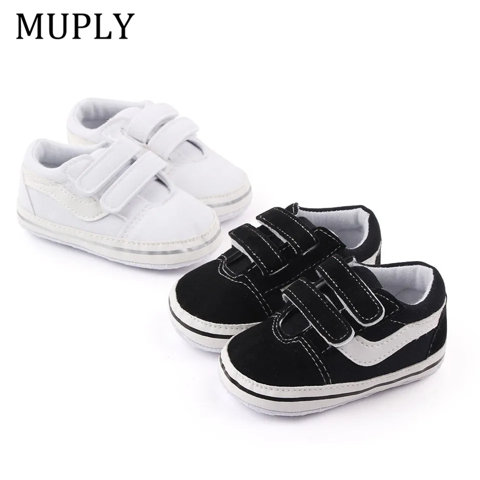 Детская обувь для мальчиков и девочек Новые цвета Дешевые парусиновые ботиночки