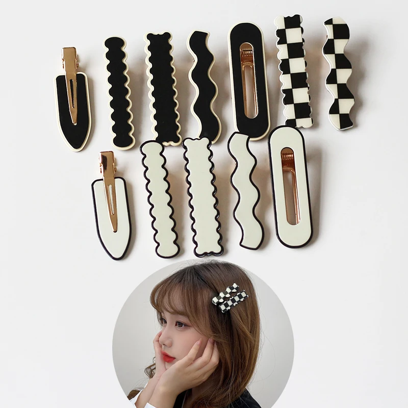 

2 Pcs waves Sweet Wild Bangs Clip ins Trending Influencers Side Bangs Lovely Plaid BB Hair Clips Girls Simple Hair Accessories