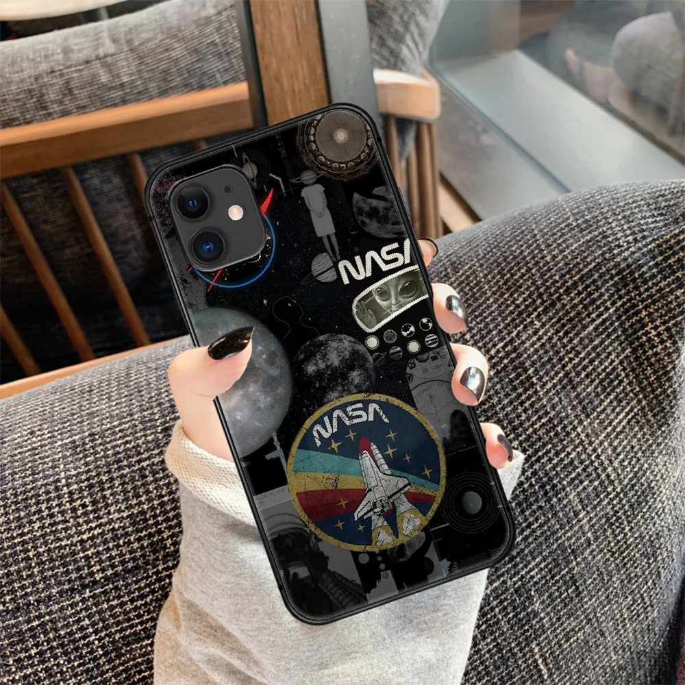 

Aerospace Nasas Phone Case Cover Hull For iphone 5 5s se 2020 6 6s 7 8 12 mini plus X XS XR 11 PRO MAX black Bumper Painting