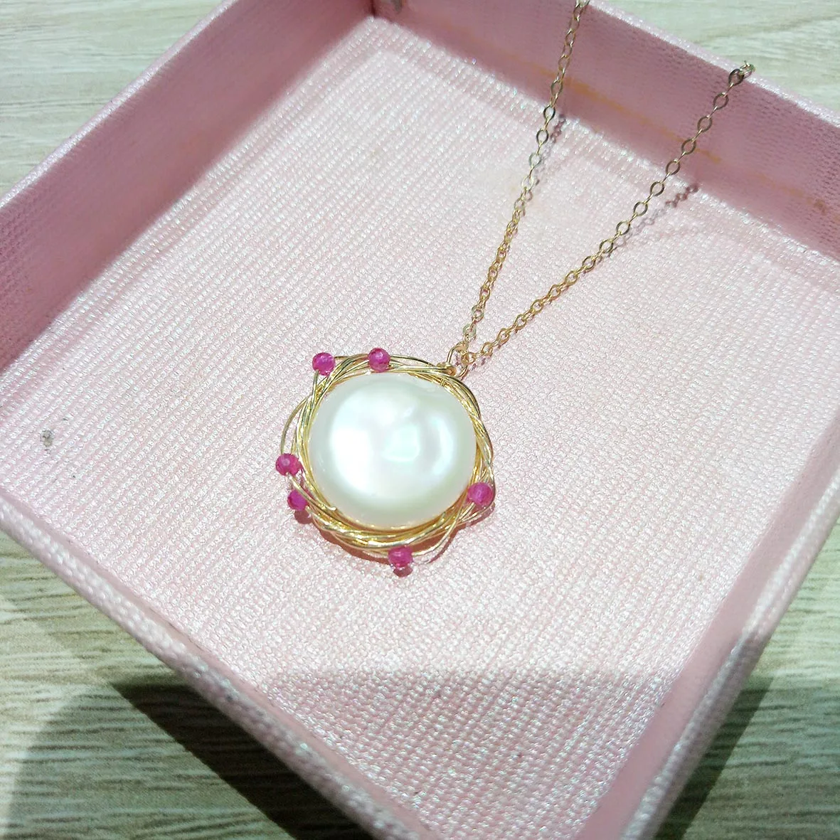 

Beautiful 925 Sterling Silver 14K Roll Gold Wire Wrap Freshwater Baroque Pearl Women's Necklace Pendant