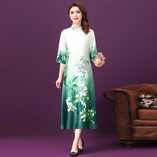 Женское длинное платье трапециевидной формы с изысканным принтом и длинным