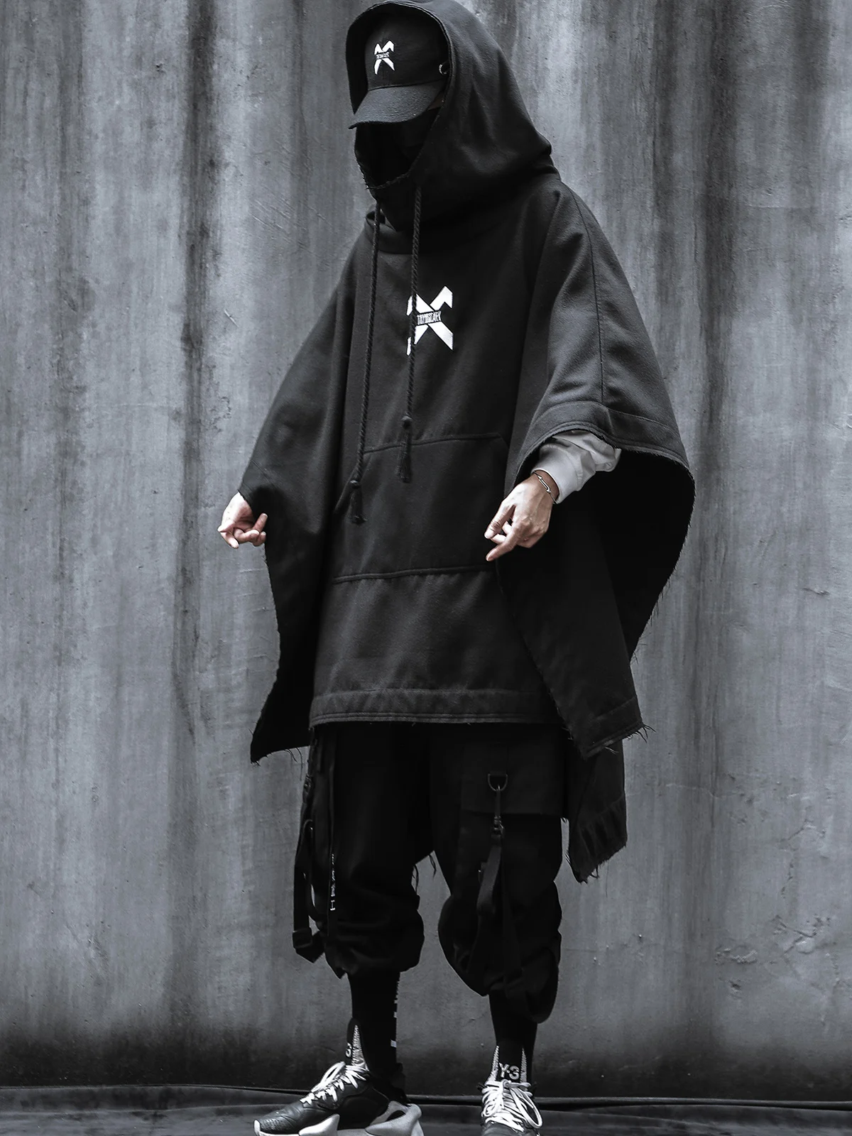 Мужская толстовка с капюшоном и рукавом до локтя