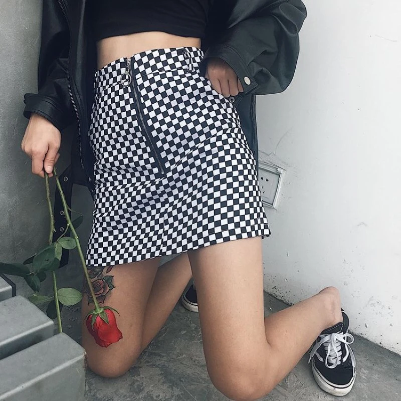 

Women Summer Mini Skirts Black And White Iron Ring Checkerboard Plaid Girl Skirt